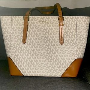 Michael Kors Tote